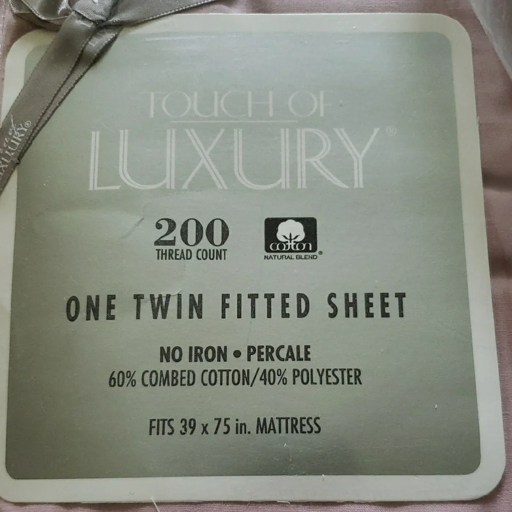 NWT Luxury Twin Bedding Sheet Set Flat, Fitted And Pillowcase New